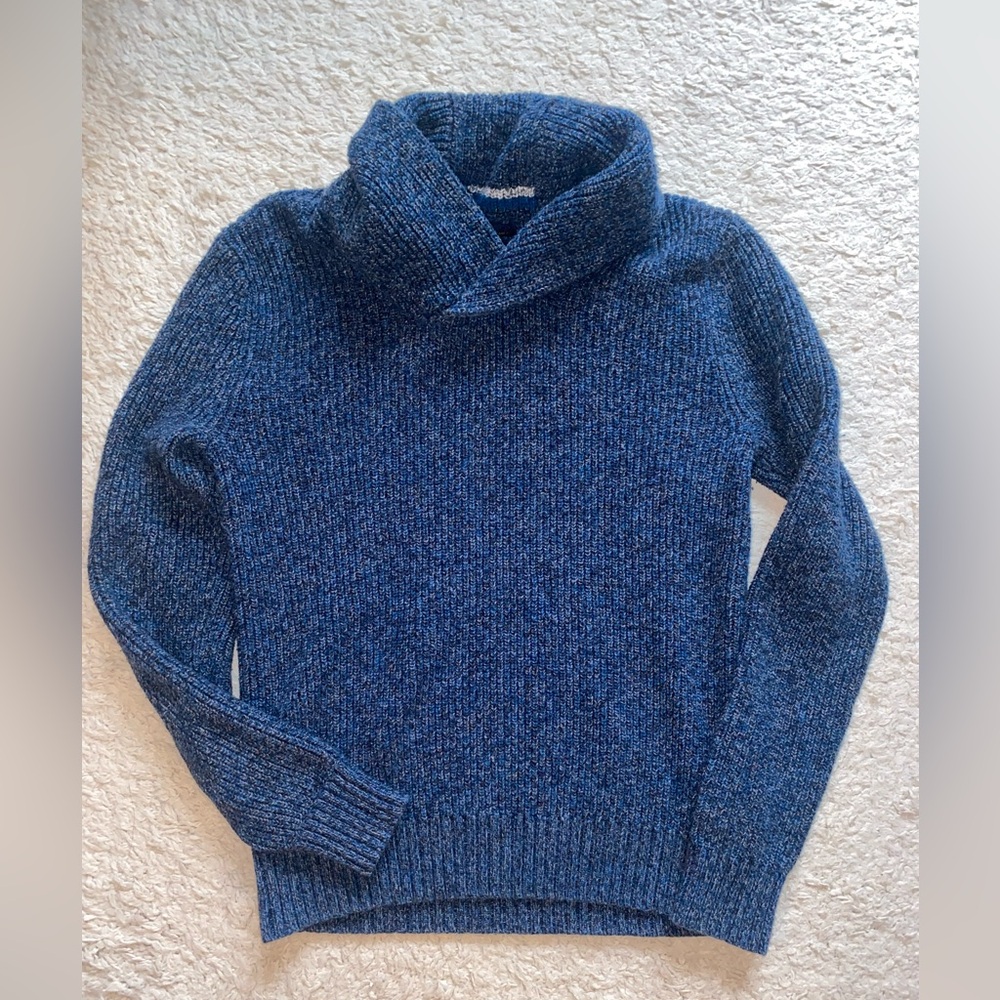 5/$20 American eagle sweater